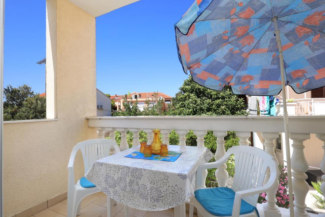 Family Friendly Seaside Apartments Brodarica, Sibenik - 15270 Exterior photo