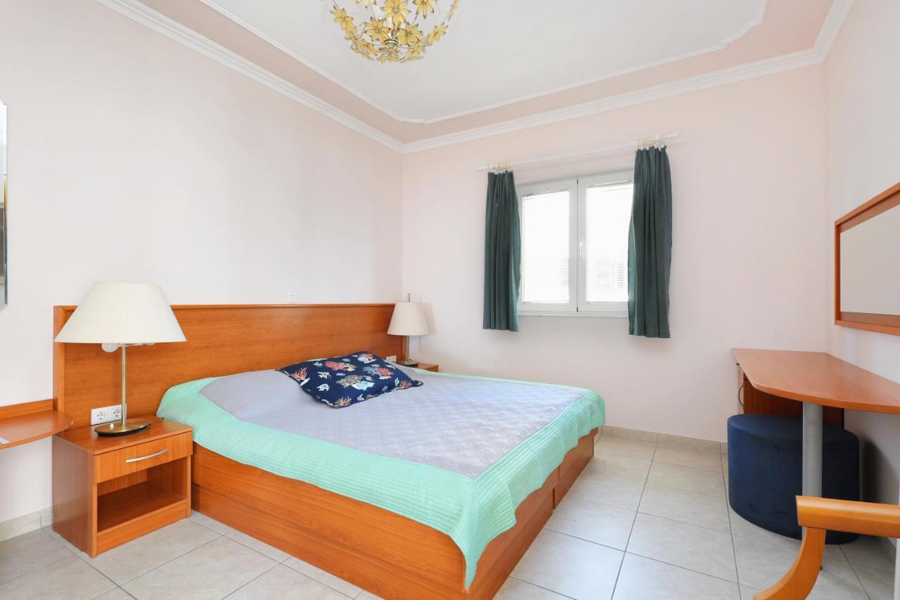 Family Friendly Seaside Apartments Brodarica, Sibenik - 15270 Exterior photo