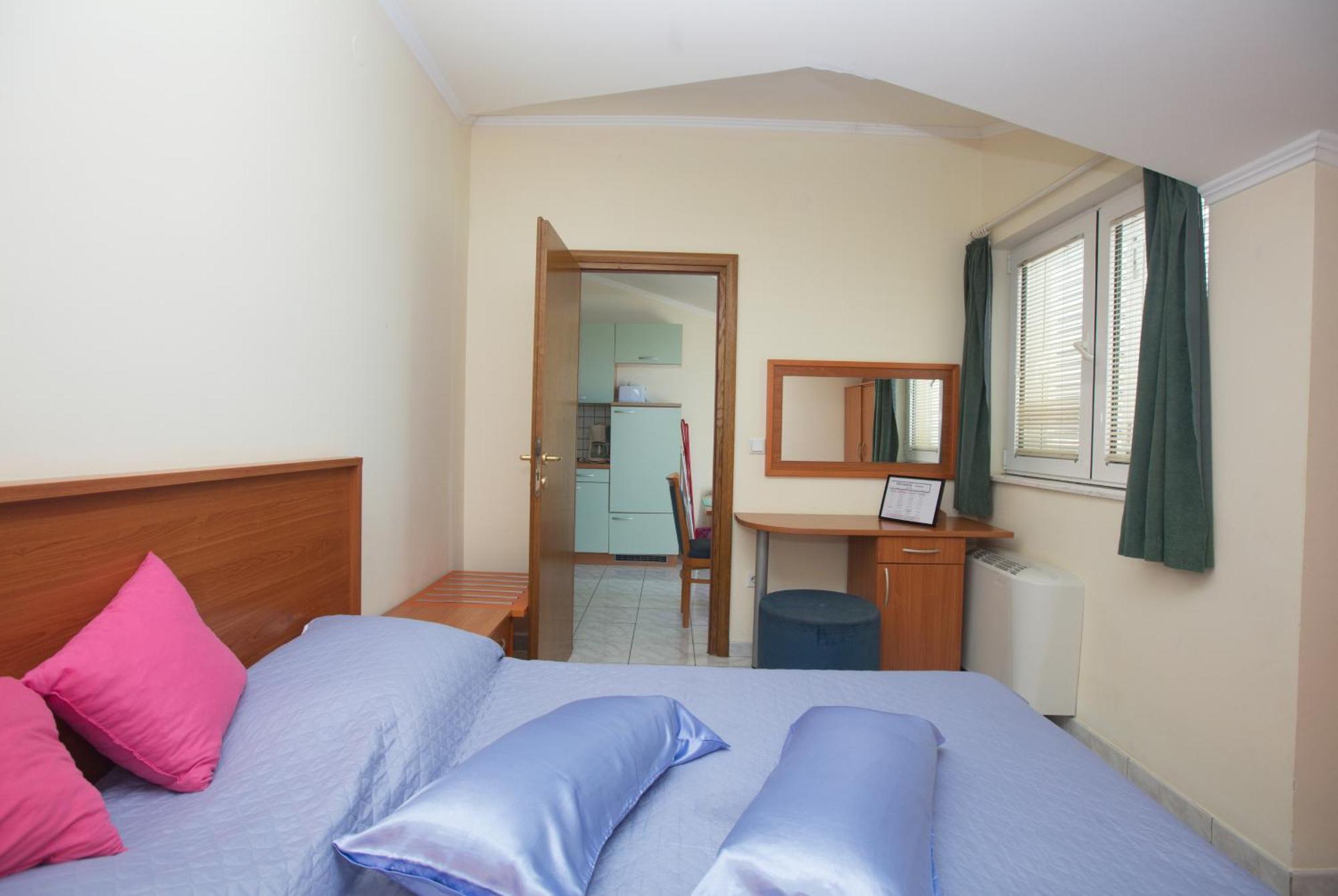 Family Friendly Seaside Apartments Brodarica, Sibenik - 15270 Room photo
