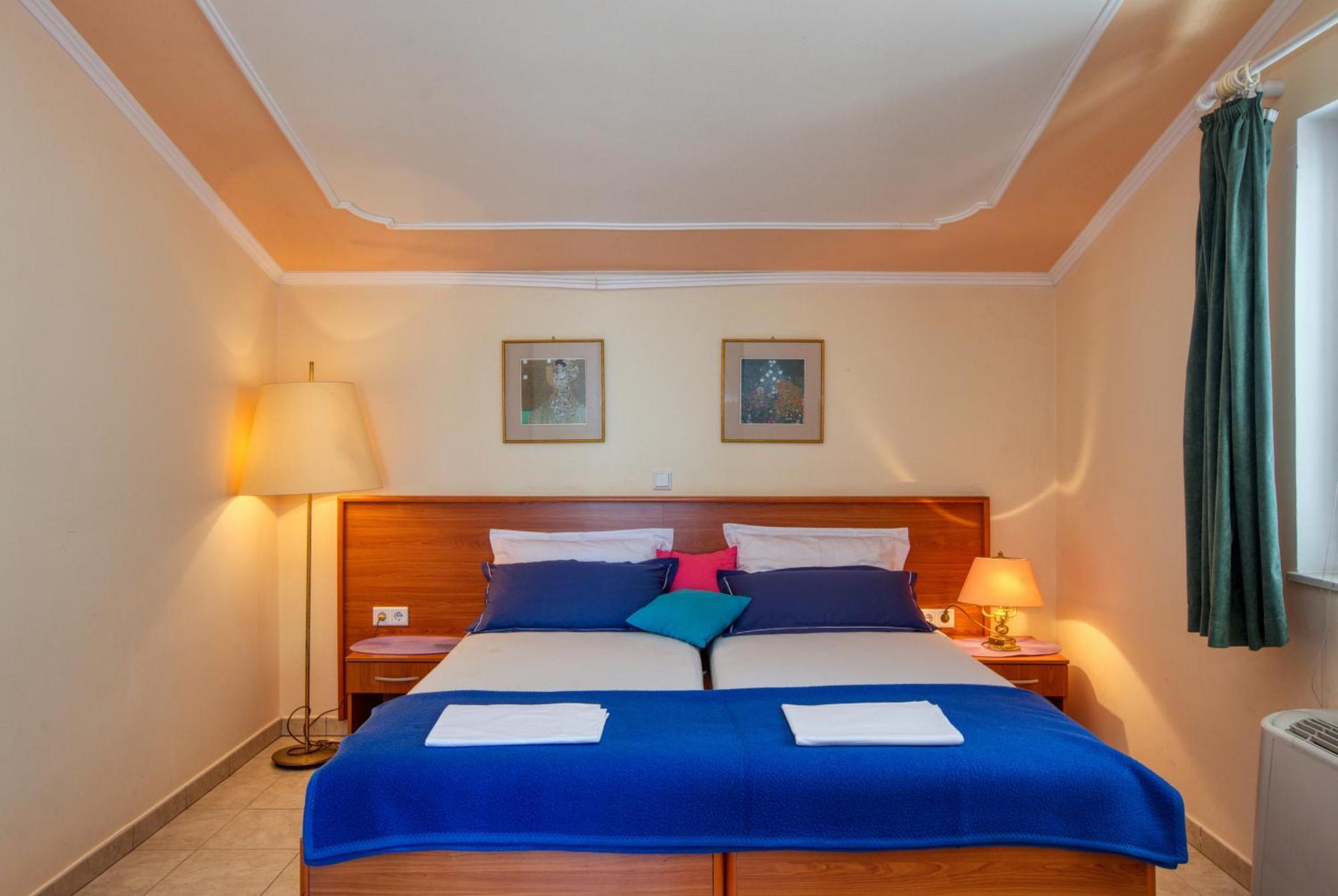 Family Friendly Seaside Apartments Brodarica, Sibenik - 15270 Room photo